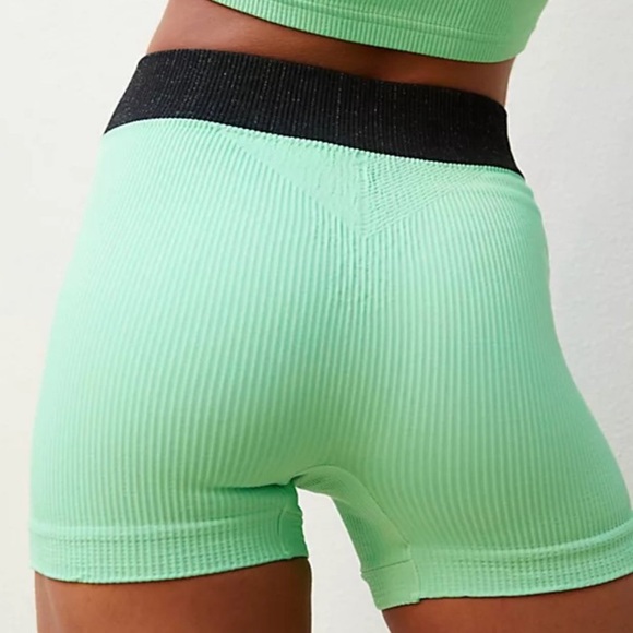 (A4) Free People Movement Prajna Happiness Runs Seamless Shorts, Size M/L, NWT - Picture 5 of 9